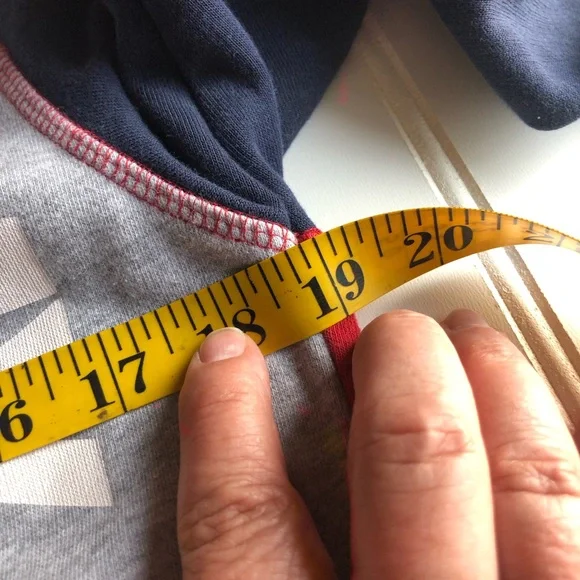 TOMMY HILFIGER BOYS LONG SLEEVES ZIP UP HOODIE IN RED BLUE AND GRAY SIZE M 12/14 - Picture 7 of 11